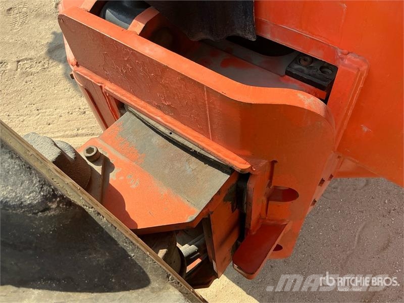 JLG 1250AJP 4WD Diesel Articulating Boom Lift رافعات سلة مفصلية