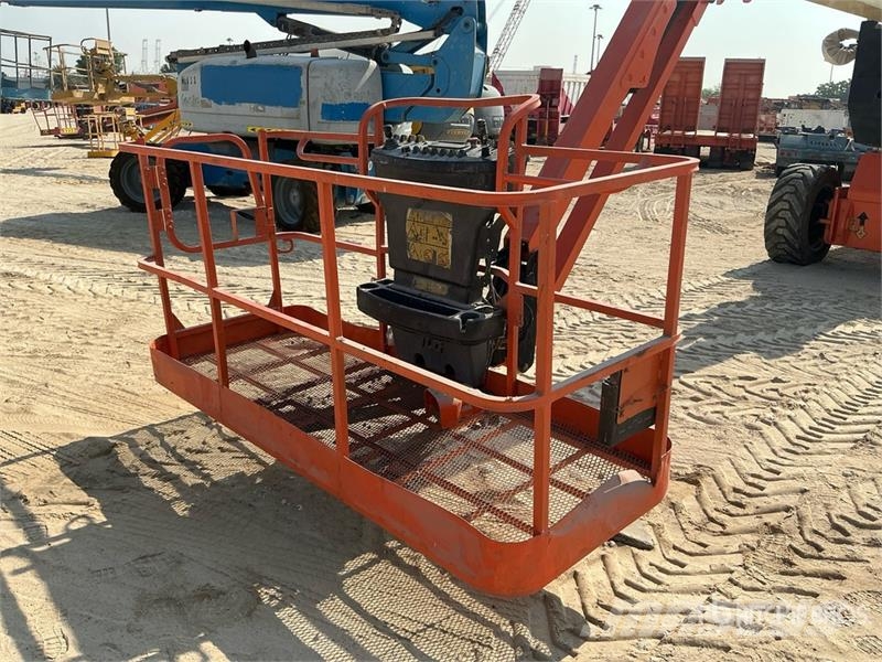 JLG 1250AJP 4WD Diesel Articulating Boom Lift رافعات سلة مفصلية