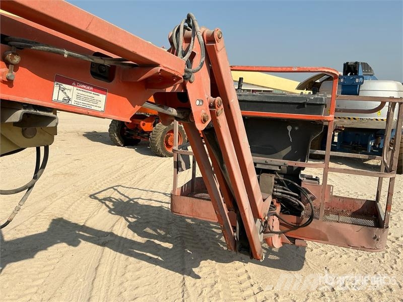 JLG 450AJ 2WD Diesel Articulating Boom Lift رافعات سلة مفصلية