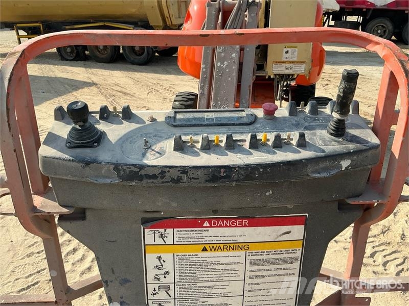 JLG 450AJ 2WD Diesel Articulating Boom Lift رافعات سلة مفصلية