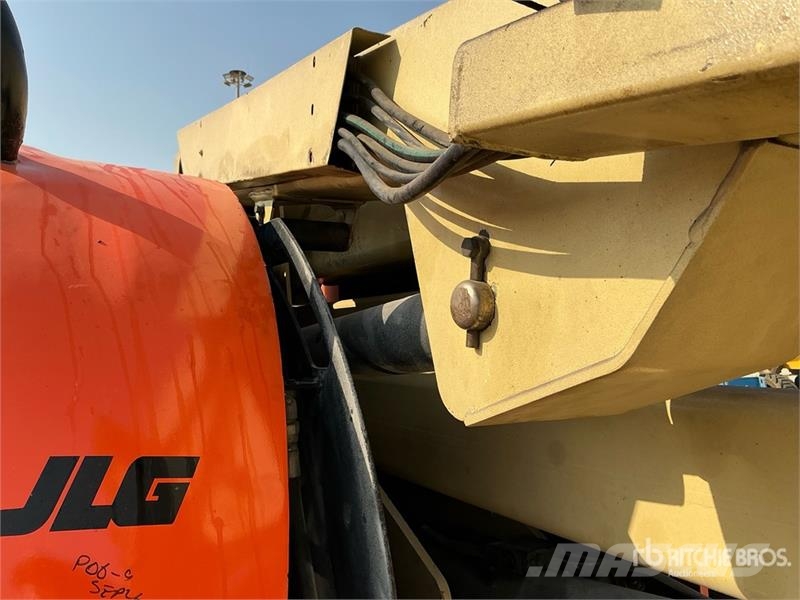 JLG 450AJ 2WD Diesel Articulating Boom Lift رافعات سلة مفصلية