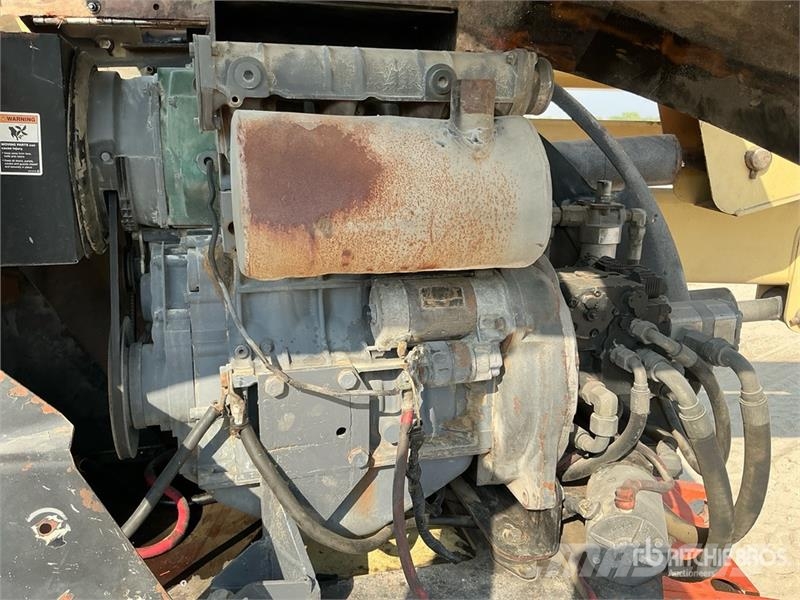 JLG 450AJ 2WD Diesel Articulating Boom Lift رافعات سلة مفصلية