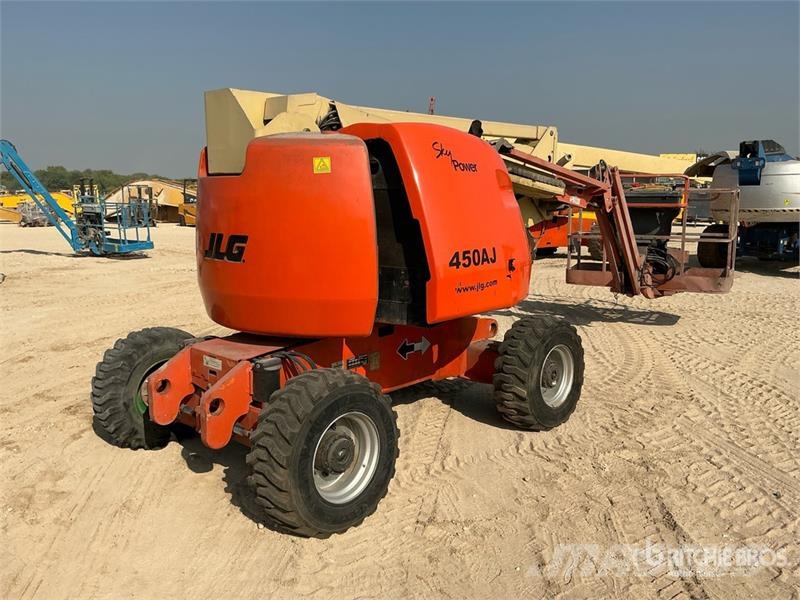 JLG 450AJ 2WD Diesel Articulating Boom Lift رافعات سلة مفصلية