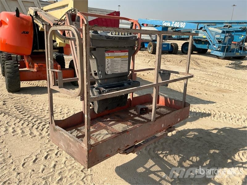 JLG 450AJ 2WD Diesel Articulating Boom Lift رافعات سلة مفصلية