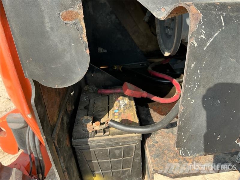 JLG 450AJ Series ll 4WD Diesel Articulating Boom Lift رافعات سلة مفصلية