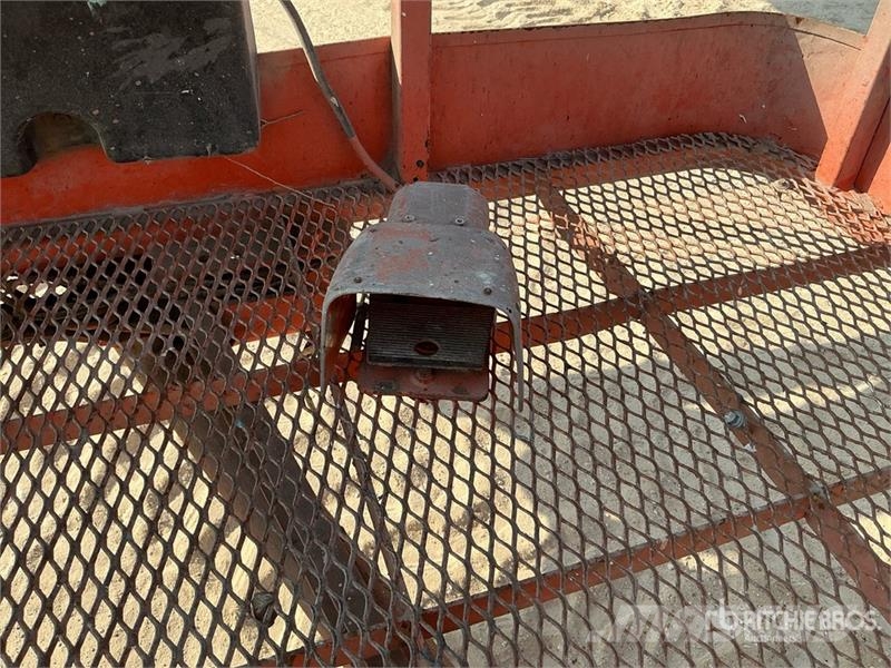 JLG 450AJ Series ll 4WD Diesel Articulating Boom Lift رافعات سلة مفصلية