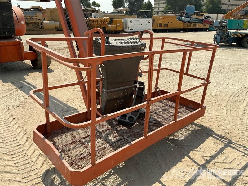 JLG 800 AJ 4WD Diesel Articulating Boom Lift Kĺbové plošiny
