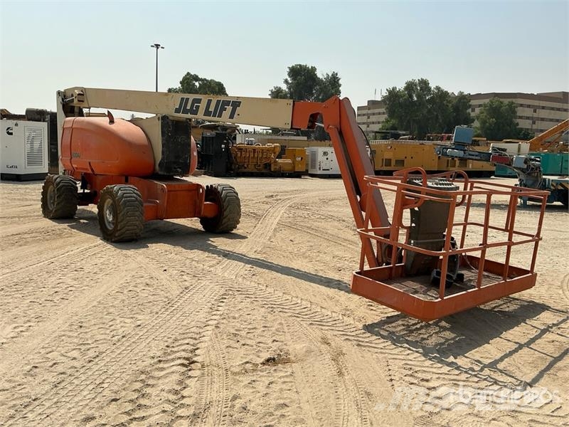 JLG 800 AJ 4WD Diesel Articulating Boom Lift Kĺbové plošiny