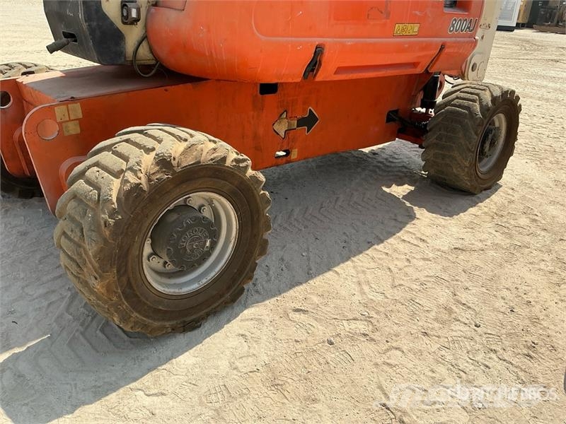 JLG 800 AJ 4WD Diesel Articulating Boom Lift Kĺbové plošiny