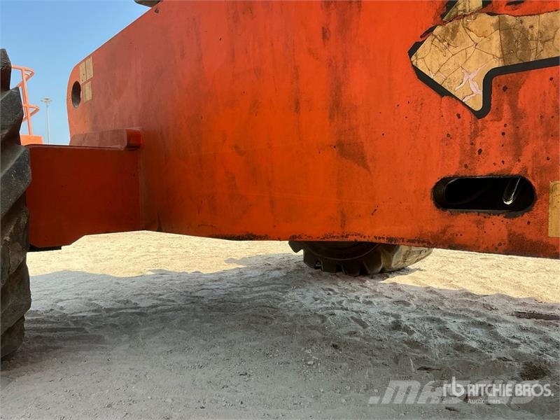 JLG 800 AJ 4WD Diesel Articulating Boom Lift Kĺbové plošiny