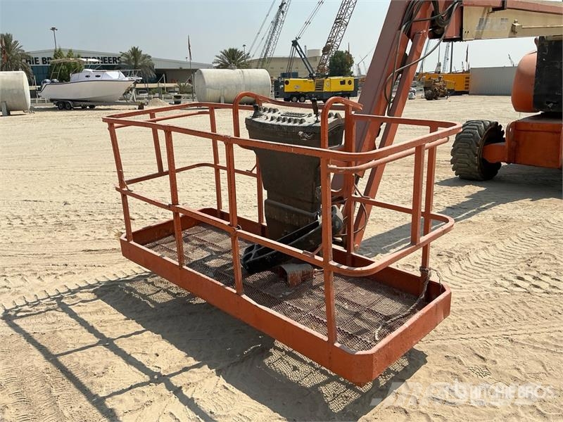 JLG 800AJ 4WD Diesel Articulating Boom Lift Коленчатые подъемники