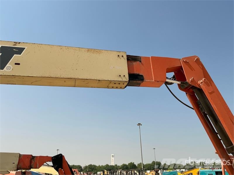 JLG 800AJ 4WD Diesel Articulating Boom Lift Коленчатые подъемники