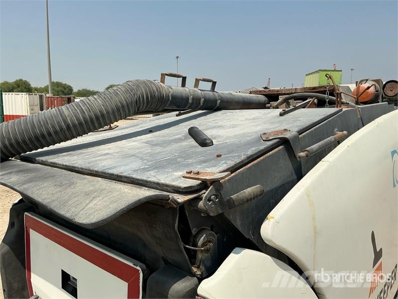 Johnston 142A 101T Vacuum Sweeper Truck (Inoperable) Sweeper trucks