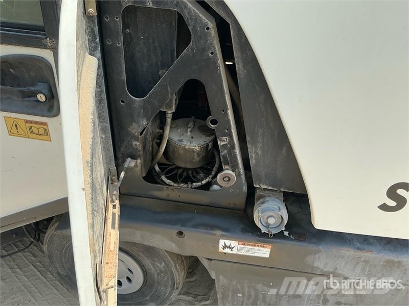 Johnston 142A 101T Vacuum Sweeper Truck (Inoperable) Sweeper trucks