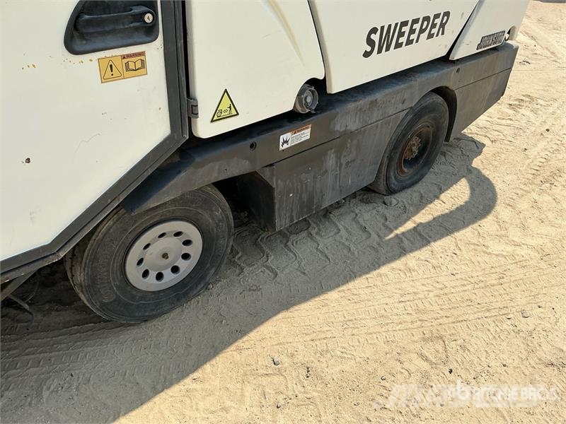 Johnston 142A 101T Vacuum Sweeper Truck (Inoperable) Otros tipos de vehículo de asistencia