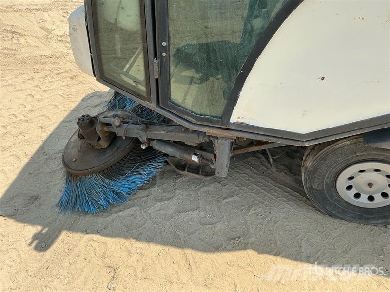 Johnston 142A 101T Vacuum Sweeper Truck (Inoperable) Otros tipos de vehículo de asistencia