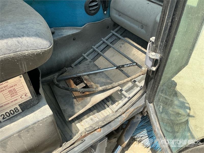 Johnston 142A 101T Vacuum Sweeper Truck (Inoperable) Sweeper trucks