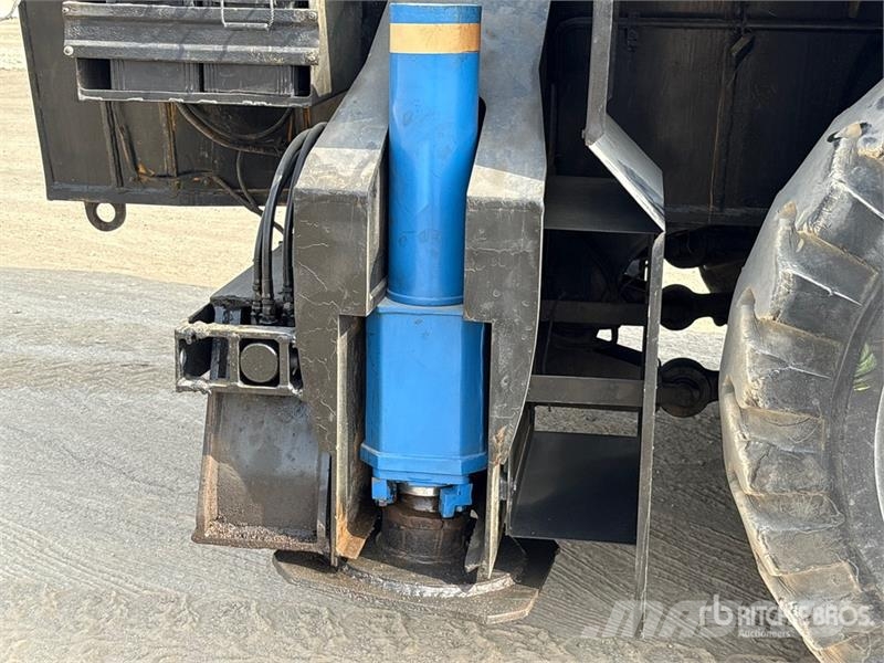 Kato KR450V 45 ton 4x4x4 Rough Terrain Crane رافعات الطرق الوعرة