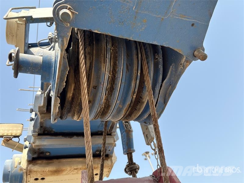 Kato KR450V 45 ton 4x4x4 Rough Terrain Crane رافعات الطرق الوعرة
