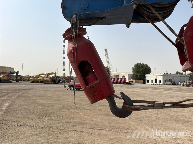 Kato KR450V 45 ton 4x4x4 Rough Terrain Crane رافعات الطرق الوعرة