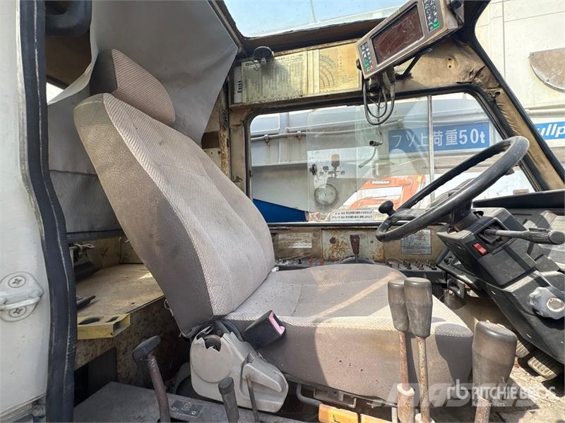 Kato KR450V 45 ton 4x4x4 Rough Terrain Crane رافعات الطرق الوعرة