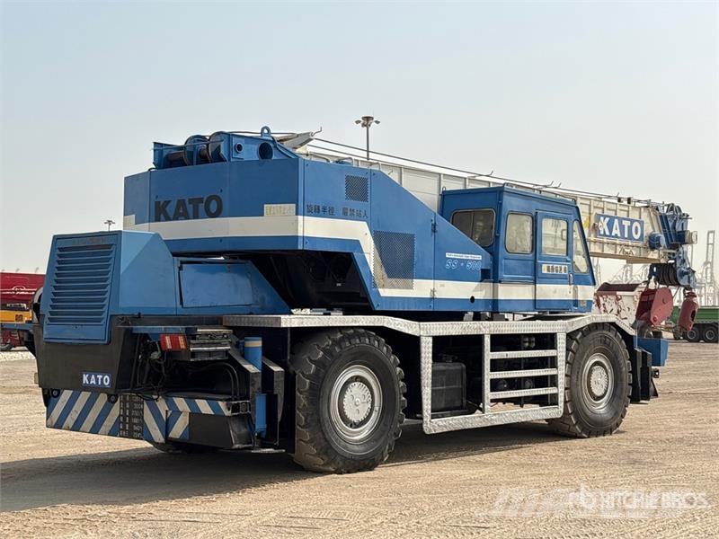 Kato KR450V 45 ton 4x4x4 Rough Terrain Crane رافعات الطرق الوعرة