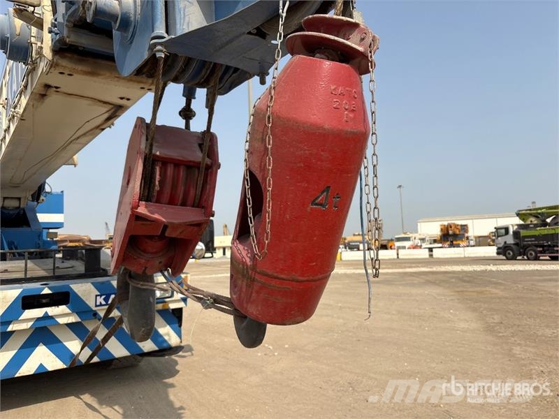 Kato KR450V 45 ton 4x4x4 Rough Terrain Crane رافعات الطرق الوعرة