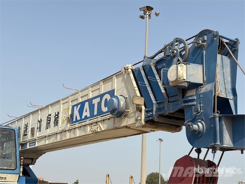 Kato KR450V 45 ton 4x4x4 Rough Terrain Crane رافعات الطرق الوعرة