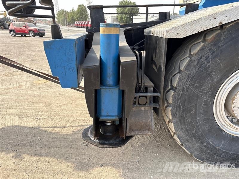 Kato KR450V 45 ton 4x4x4 Rough Terrain Crane رافعات الطرق الوعرة