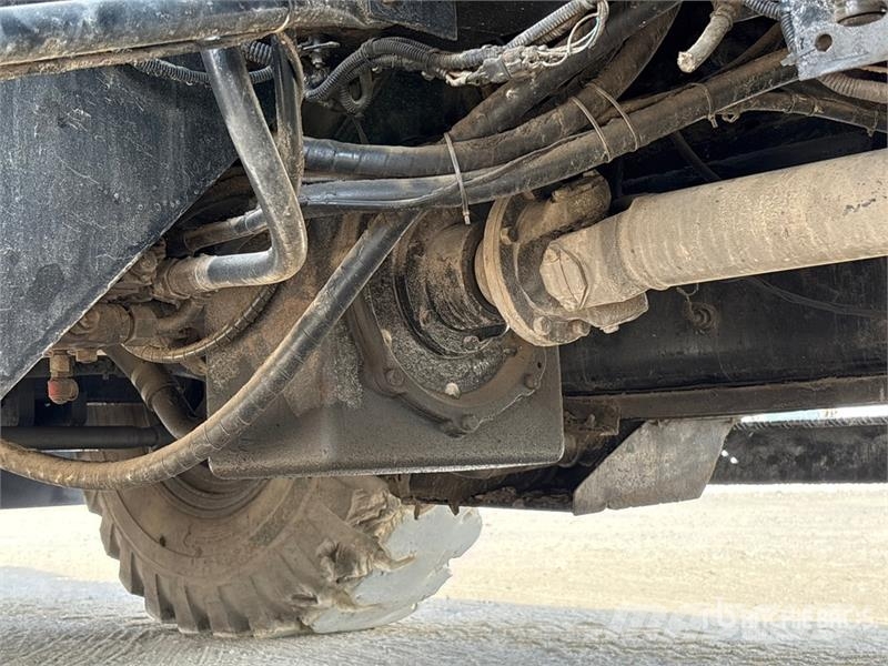 Kato KR450V 45 ton 4x4x4 Rough Terrain Crane رافعات الطرق الوعرة