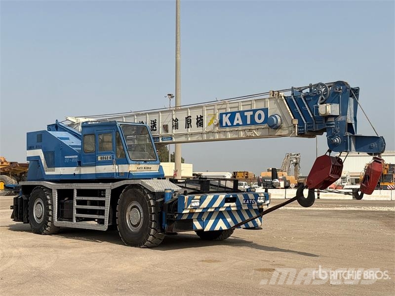 Kato KR450V 45 ton 4x4x4 Rough Terrain Crane رافعات الطرق الوعرة