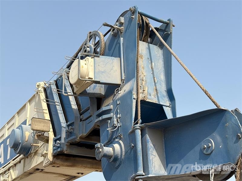 Kato KR450V 45 ton 4x4x4 Rough Terrain Crane رافعات الطرق الوعرة