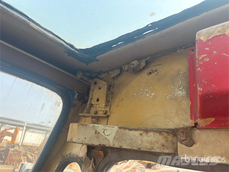 Kato KR450V 45 ton 4x4x4 Rough Terrain Crane رافعات الطرق الوعرة