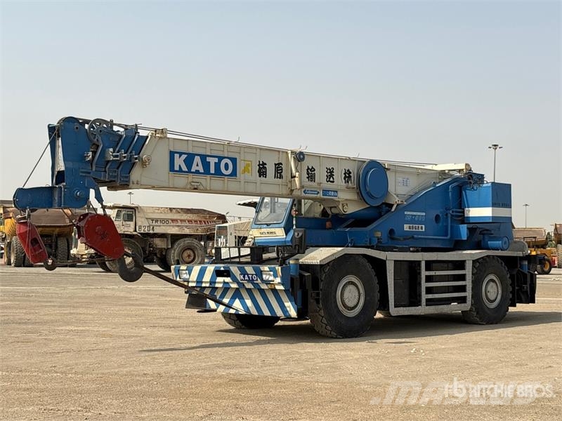 Kato KR450V 45 ton 4x4x4 Rough Terrain Crane رافعات الطرق الوعرة
