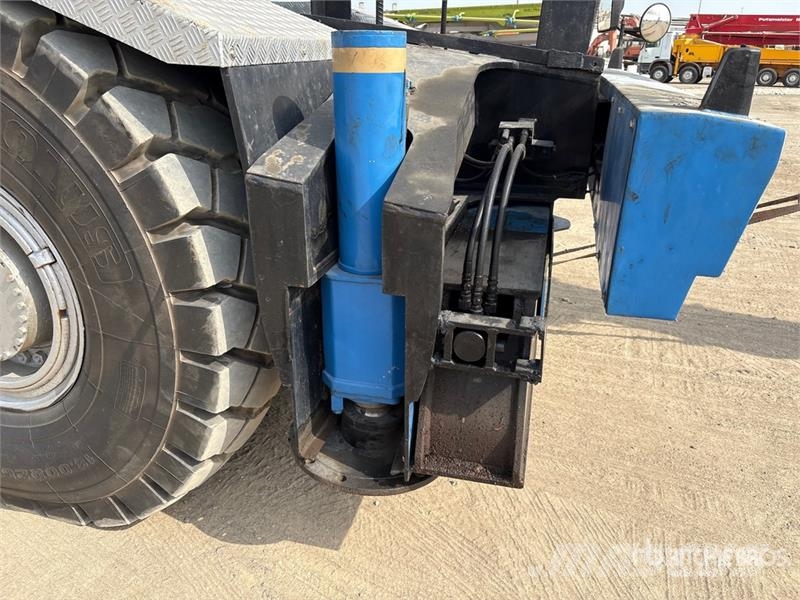 Kato KR450V 45 ton 4x4x4 Rough Terrain Crane رافعات الطرق الوعرة