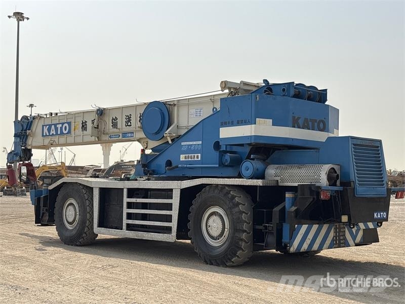 Kato KR450V 45 ton 4x4x4 Rough Terrain Crane رافعات الطرق الوعرة