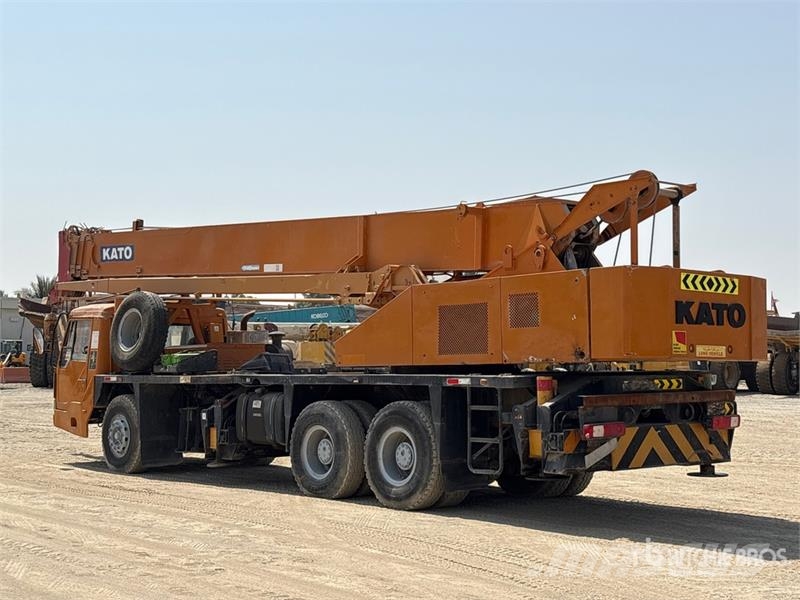 Kato NK300VR 30 ton 6x4 Hydraulic Truck Crane Kranovi sa gusjenicama