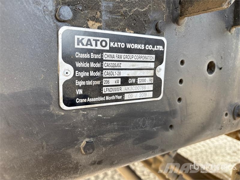Kato NK300VR 30 ton 6x4 Hydraulic Truck Crane Kranovi sa gusjenicama