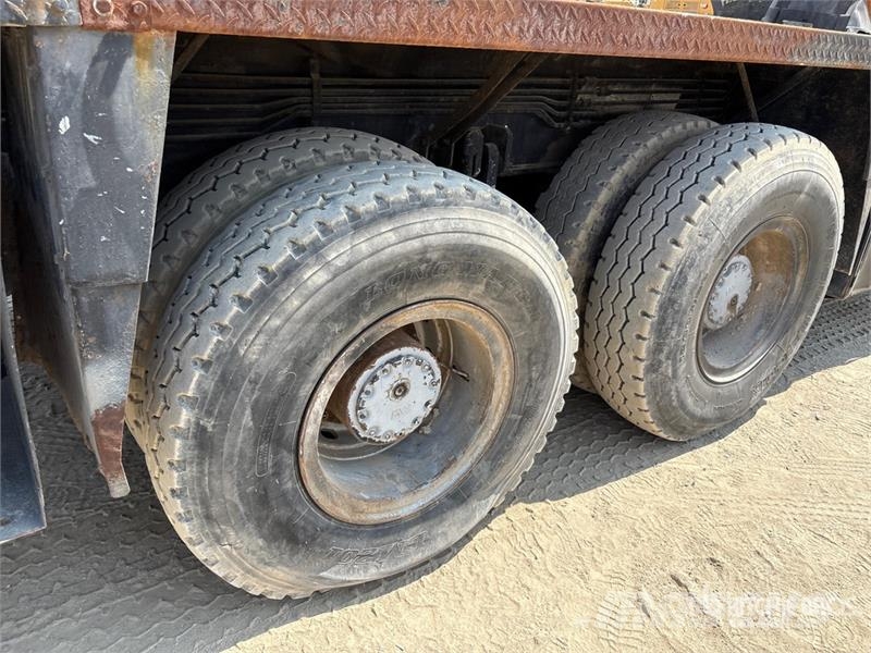 Kato NK300VR 30 ton 6x4 Hydraulic Truck Crane Kranovi sa gusjenicama