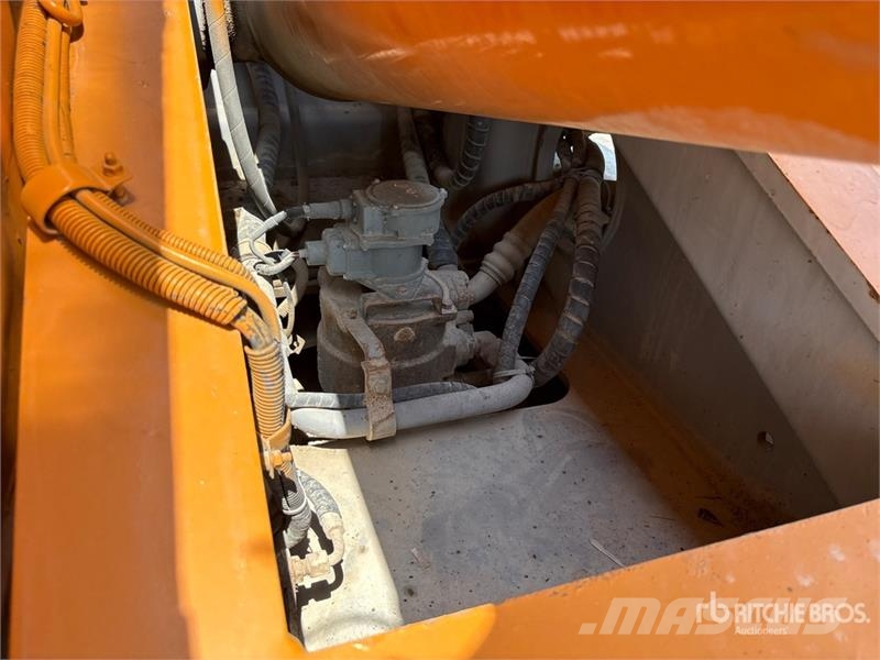 Kato NK300VR 30 ton 6x4 Hydraulic Truck Crane Kranovi sa gusjenicama