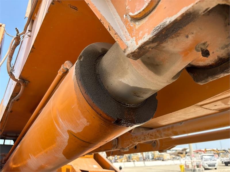 Kato NK300VR 30 ton 6x4 Hydraulic Truck Crane Kranovi sa gusjenicama