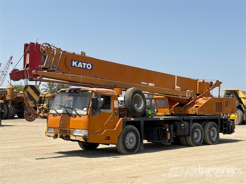 Kato NK300VR 30 ton 6x4 Hydraulic Truck Crane Kranovi sa gusjenicama
