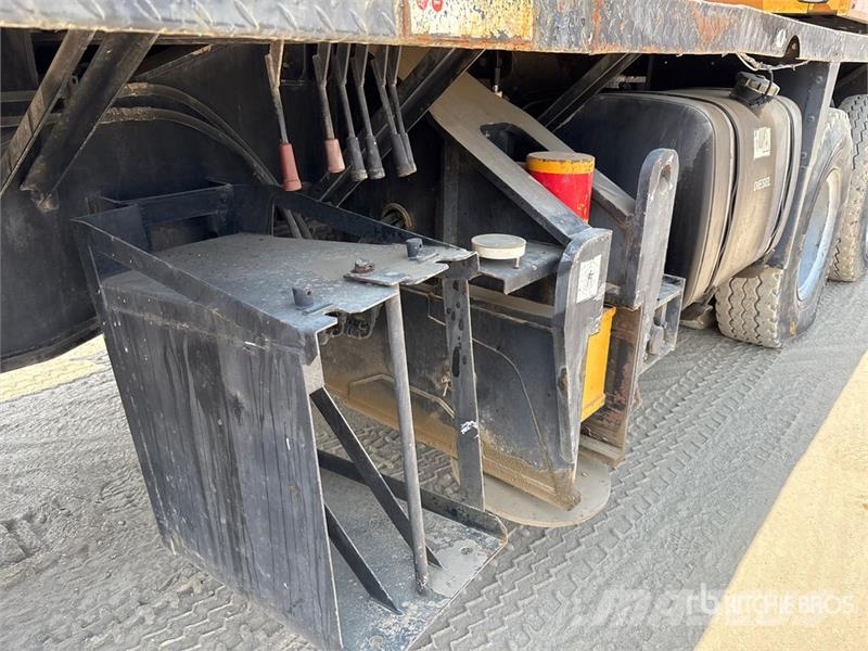 Kato NK300VR 30 ton 6x4 Hydraulic Truck Crane Kranovi sa gusjenicama