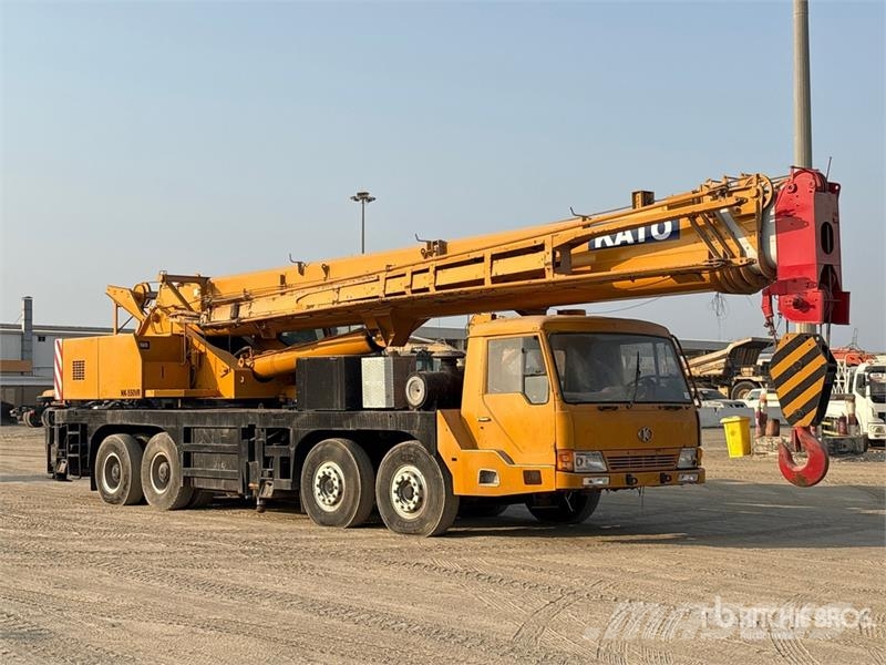 Kato NK550VR 55 ton 8x4x4 Hydraulic Truck Crane رافعات مجنزرة
