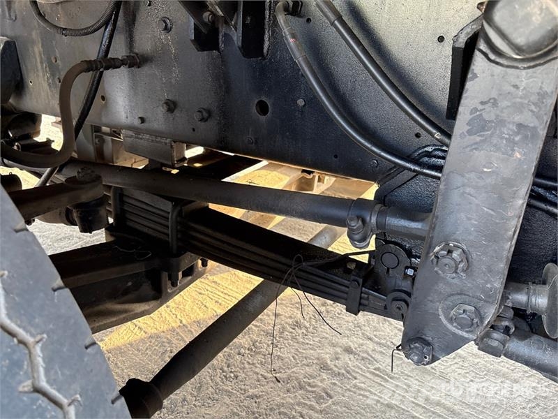 Kato NK550VR 55 ton 8x4x4 Hydraulic Truck Crane رافعات مجنزرة