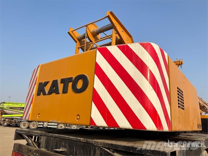Kato NK550VR 55 ton 8x4x4 Hydraulic Truck Crane رافعات مجنزرة