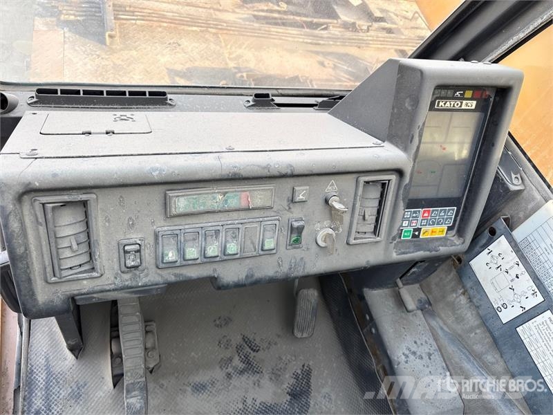 Kato NK550VR 55 ton 8x4x4 Hydraulic Truck Crane رافعات مجنزرة