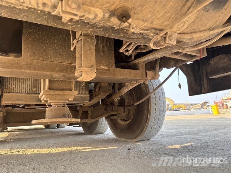 Kato NK550VR 55 ton 8x4x4 Hydraulic Truck Crane رافعات مجنزرة