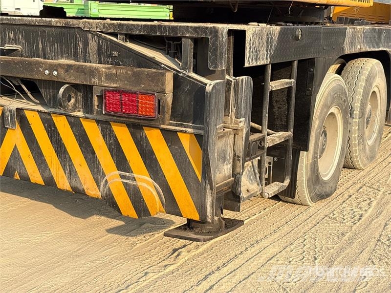 Kato NK550VR 55 ton 8x4x4 Hydraulic Truck Crane رافعات مجنزرة