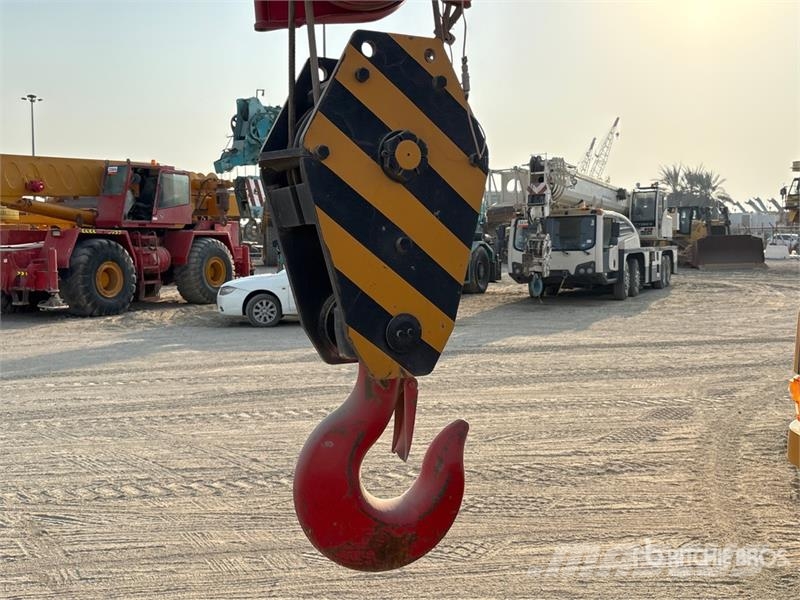 Kato NK550VR 55 ton 8x4x4 Hydraulic Truck Crane رافعات مجنزرة